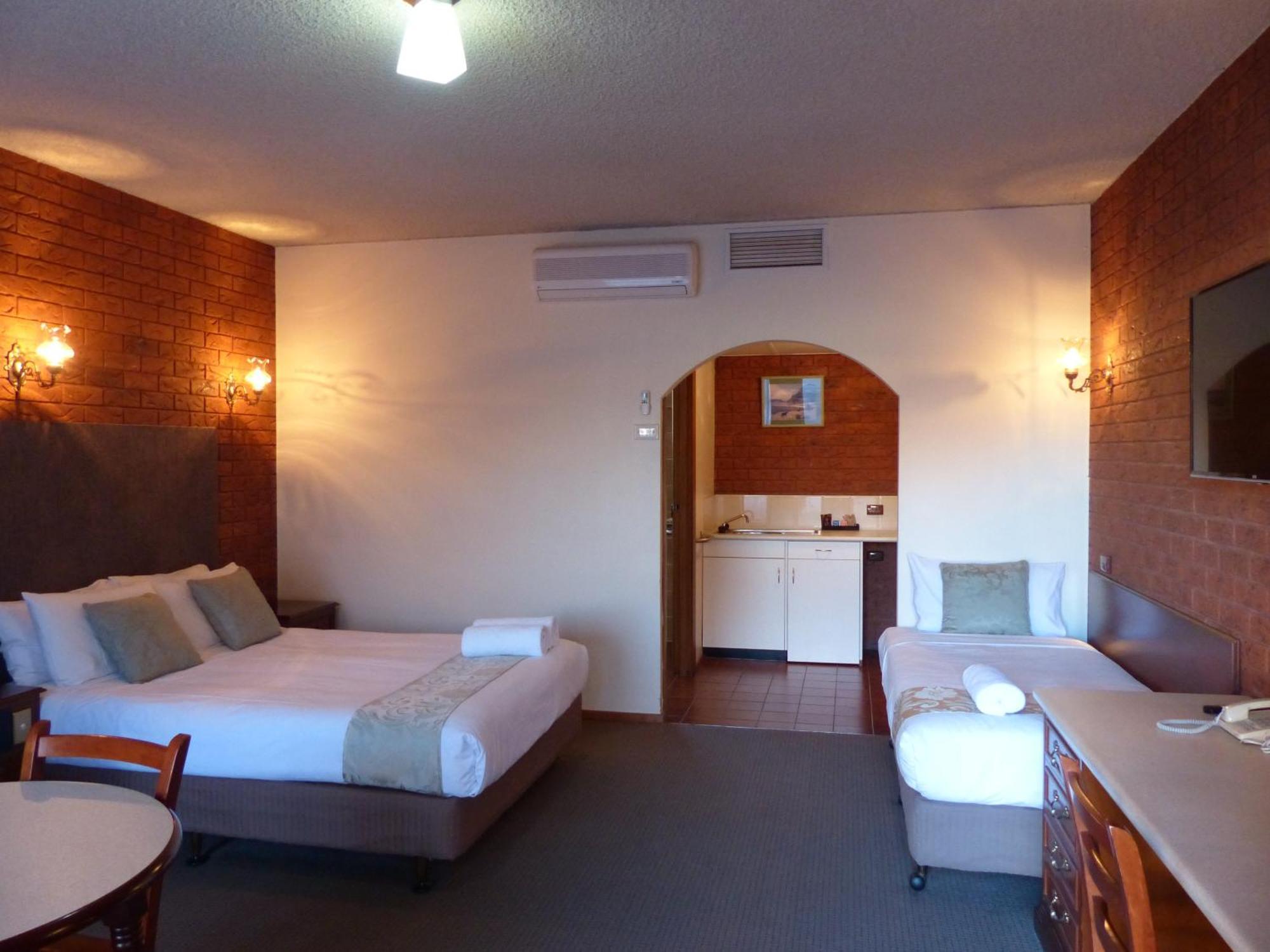 Meramie Motor Inn Albury Room photo